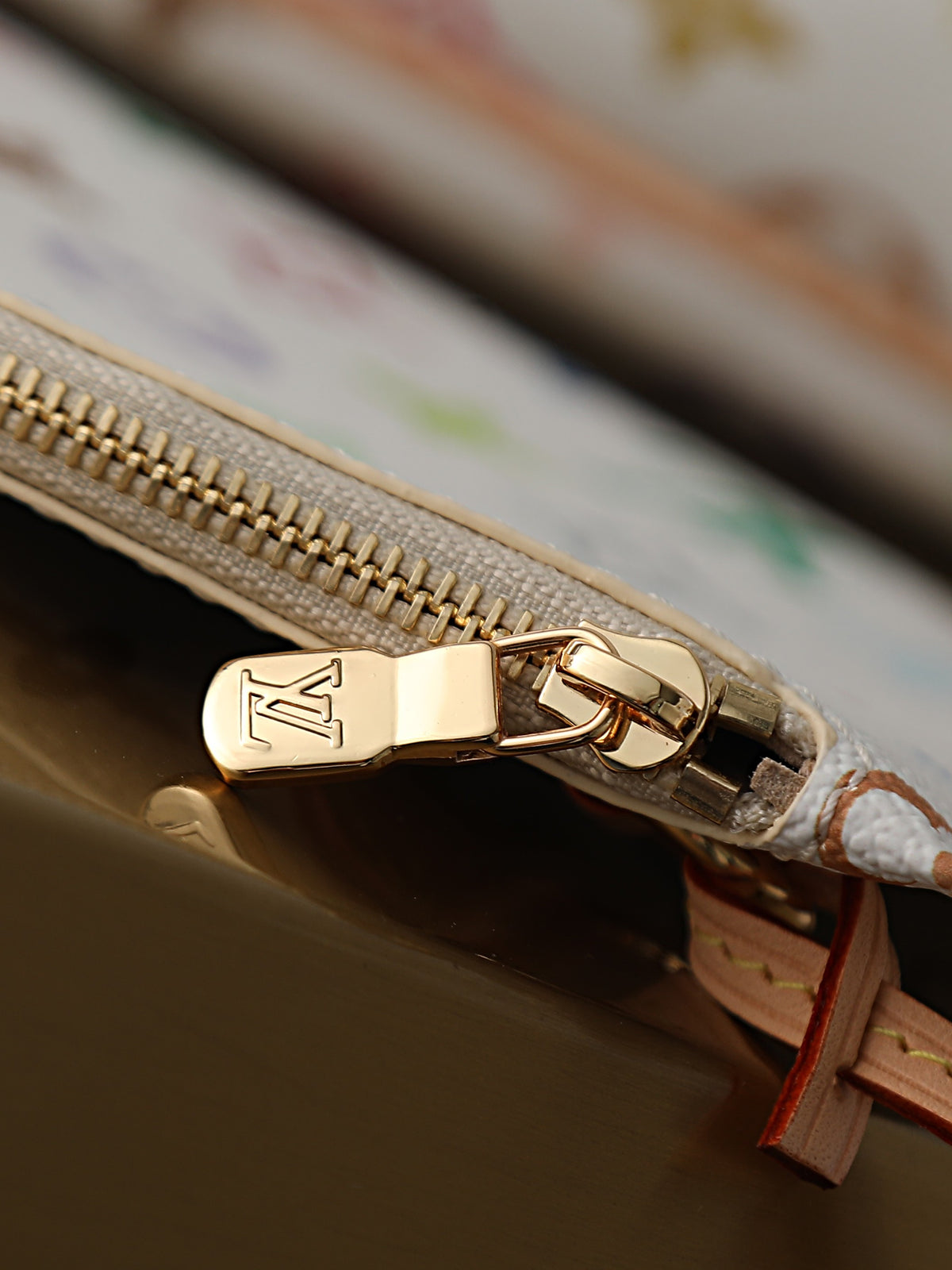 Louis Vuitton Neverfull Medium color