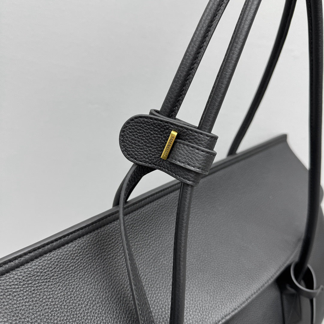 Balenciaga CarryAll de Carrie