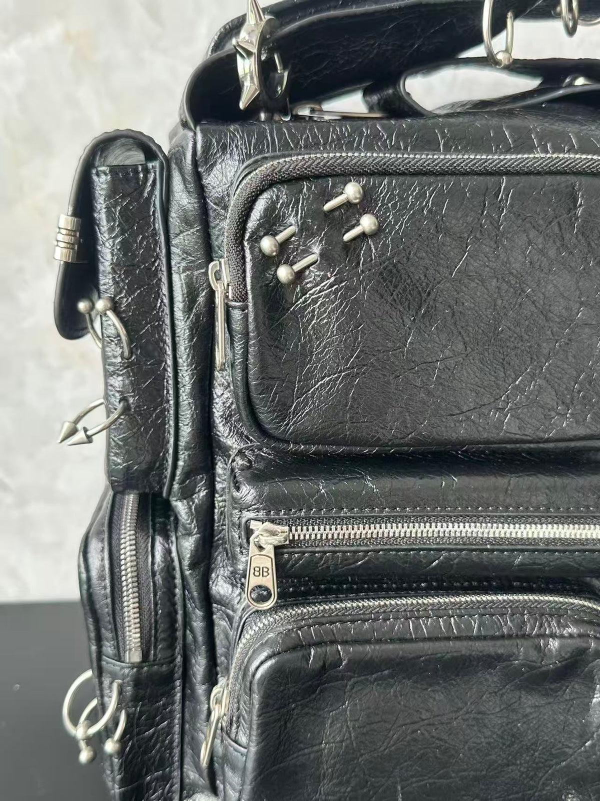 Balenciaga Superbusy tachonado