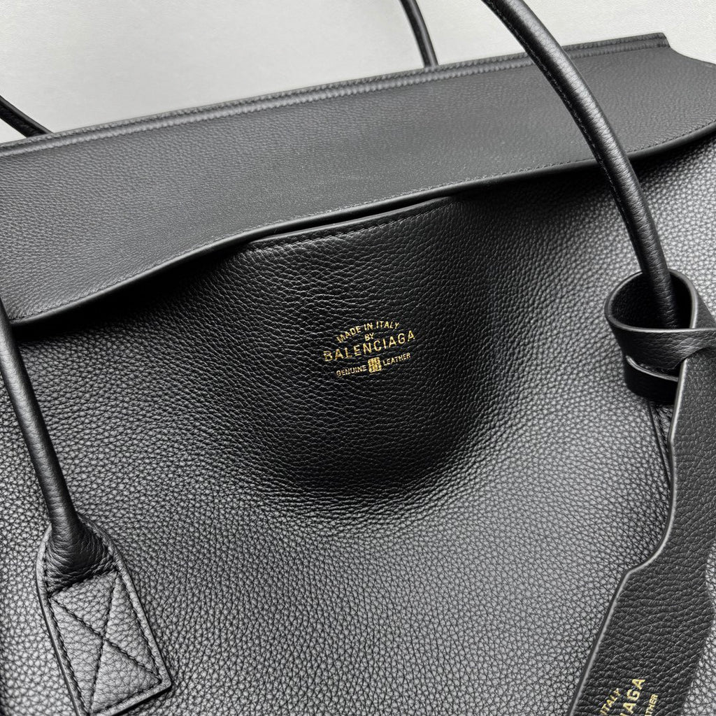 Balenciaga CarryAll de Carrie