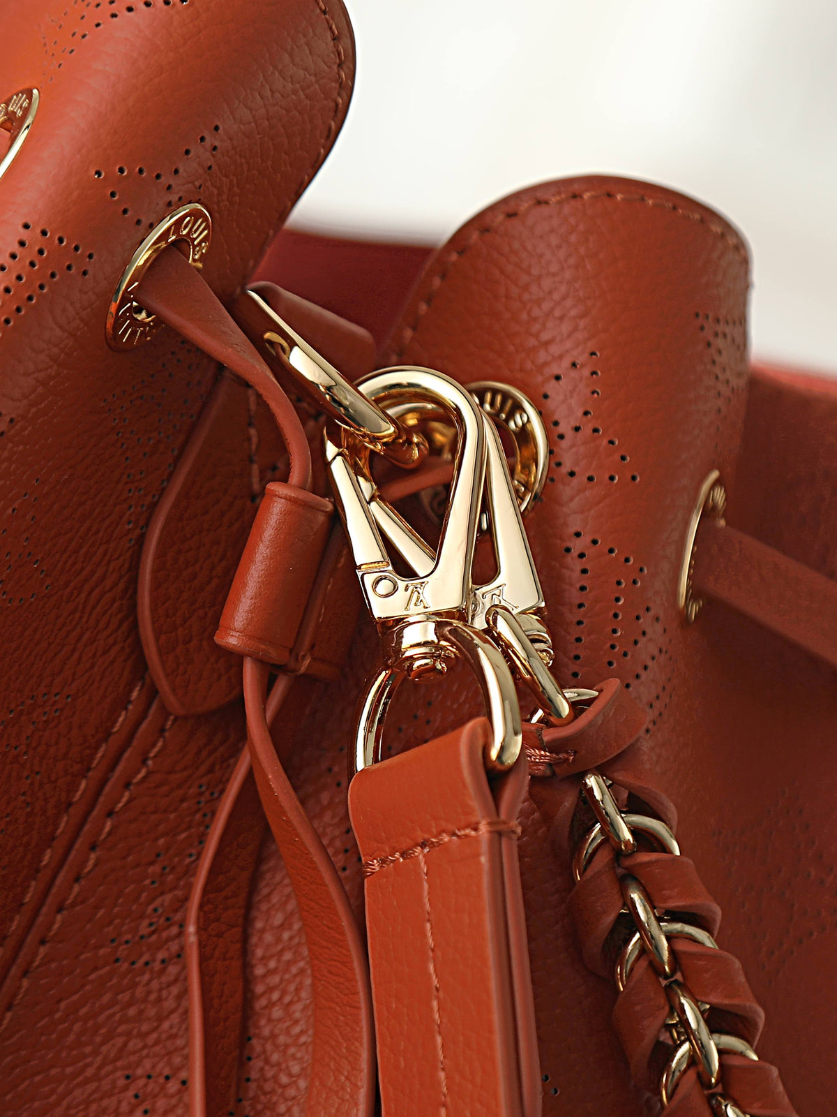 Louis Vuitton bella tote