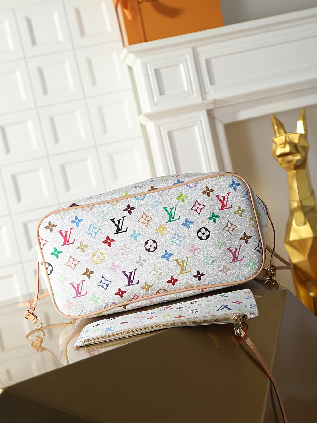 Louis Vuitton Neverfull Medium color