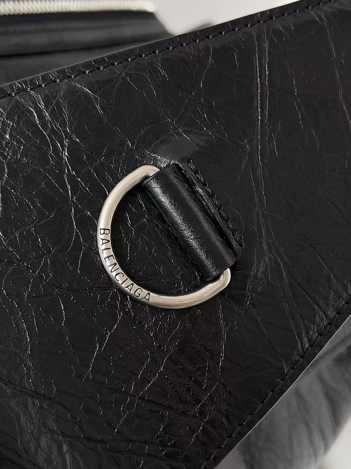 Balenciaga Superbusy tachonado