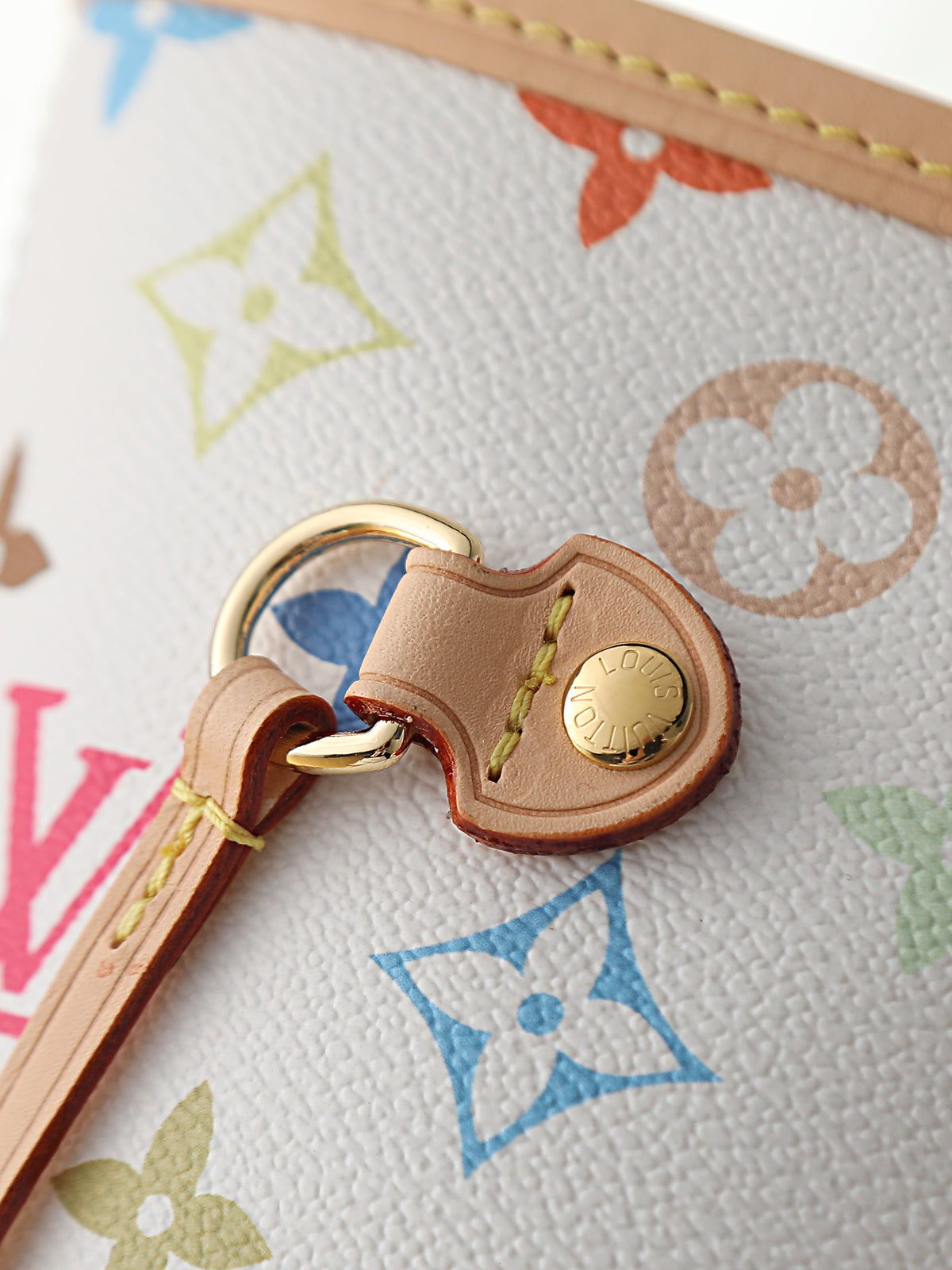 Louis Vuitton Neverfull Medium color