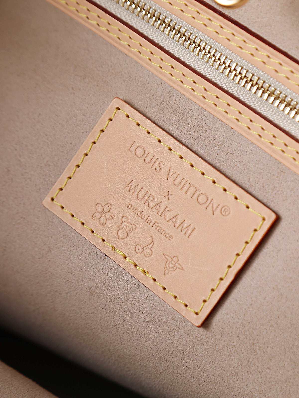 Louis Vuitton Neverfull Medium color